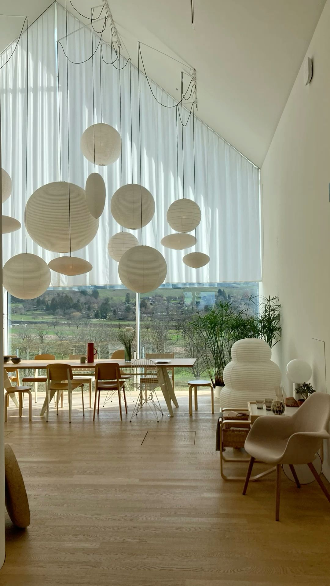 Akari 23A Paper Pendant Light